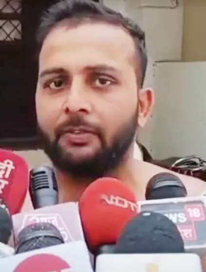 पाकिस्तानी नेताओं की गर्दन लाओ, दस करोड़ का इनाम पाओ! पाकिस्तानी नेताओं की गर्दन लाओ, दस करोड़ का इनाम पाओ!