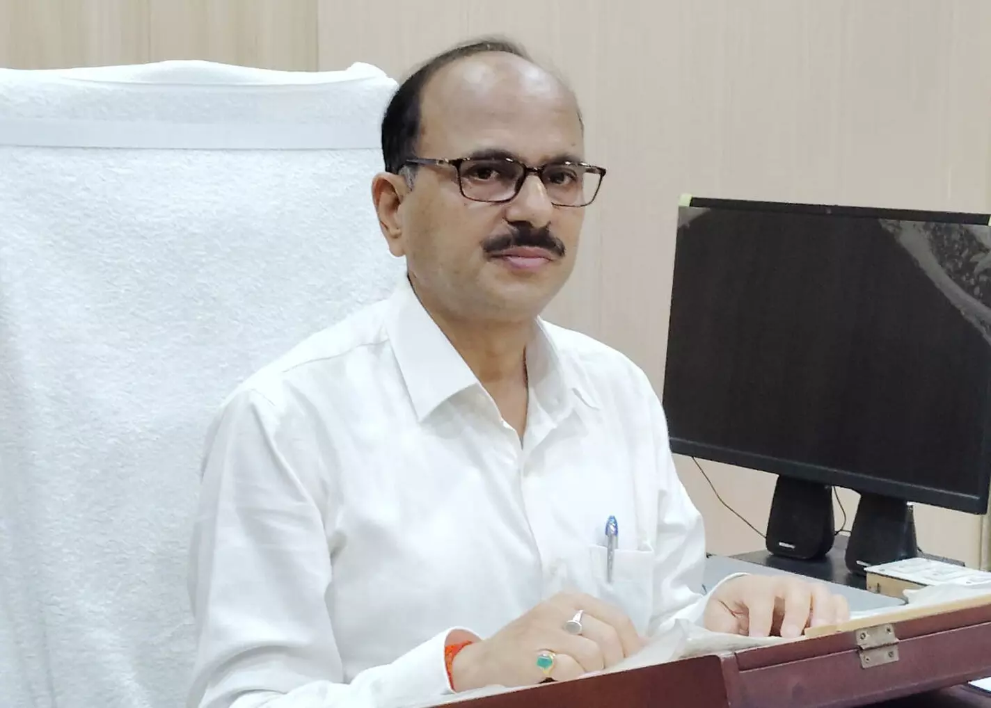नवागंतुक एडीएम प्रशासन संजय सिंह ने संभाला चार्ज नवागंतुक एडीएम प्रशासन संजय सिंह ने संभाला चार्ज