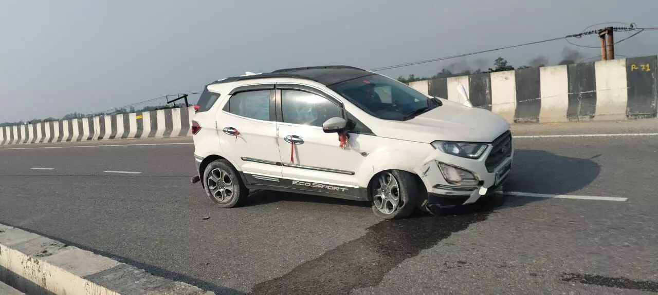 देवबंद में कार सवारों से बचने के लिए प्रेमी युगल ने फ्लाईओवर से लगाई छलांग, युवती की मौत देवबंद में कार सवारों से बचने के लिए प्रेमी युगल ने फ्लाईओवर से लगाई छलांग, युवती की मौत