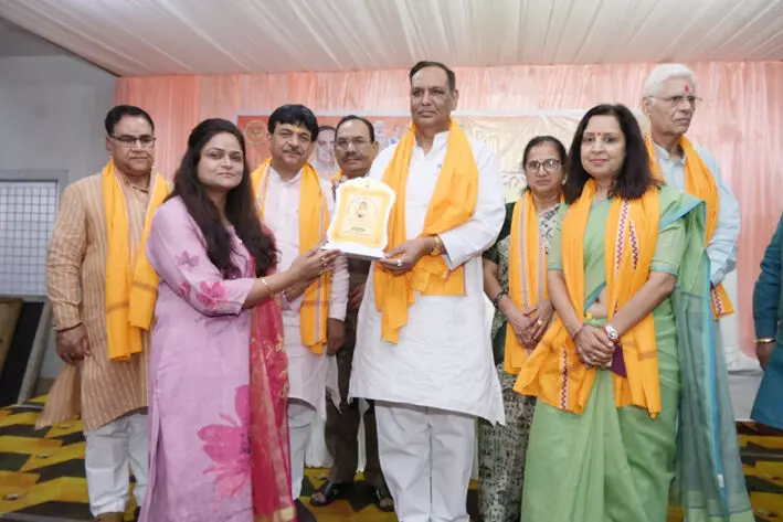 अहिल्याबाई जयंती-नगरपालिका ने किया महिला कर्मियों को सम्मानित अहिल्याबाई जयंती-नगरपालिका ने किया महिला कर्मियों को सम्मानित