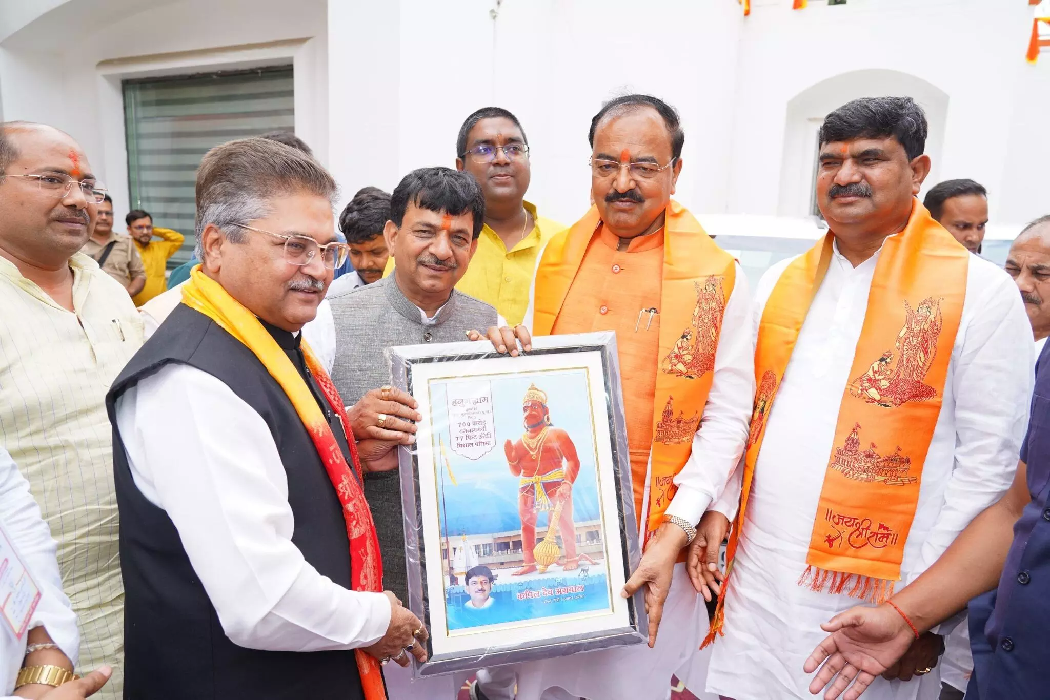 मंत्री कपिल देव ने लखनऊ में किया भंडारा, दिखा आस्था व राष्ट्रभक्ति का संगम मंत्री कपिल देव ने लखनऊ में किया भंडारा, दिखा आस्था व राष्ट्रभक्ति का संगम