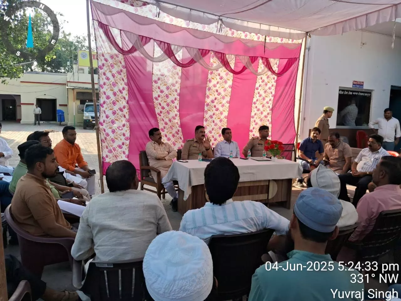 देवबन्द कोतवाली मे ईद उल अज़हा के पर्व को लेकर शांति समिति की बैठक का आयोजन, अधिकारी बोले शाशन की गाइड लाइन के अनुसार क़ुरबानी करे देवबन्द कोतवाली मे ईद उल अज़हा के पर्व को लेकर शांति समिति की बैठक का आयोजन, अधिकारी बोले शाशन की गाइड लाइन के अनुसार क़ुरबानी करे