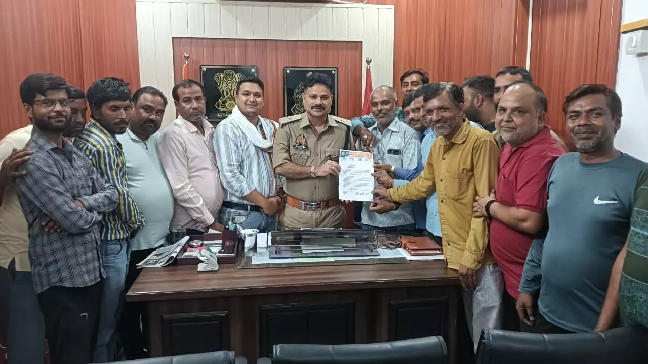 ई रिक्शा के रूट पर विचार करे, महेश कुमार वर्मा ई रिक्शा के रूट पर विचार करे, महेश कुमार वर्मा