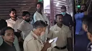 दिल्ली में बच्ची से हैवानियत: सूटकेस में खून से लथपथ मिली लड़की दिल्ली में बच्ची से हैवानियत: सूटकेस में खून से लथपथ मिली लड़की