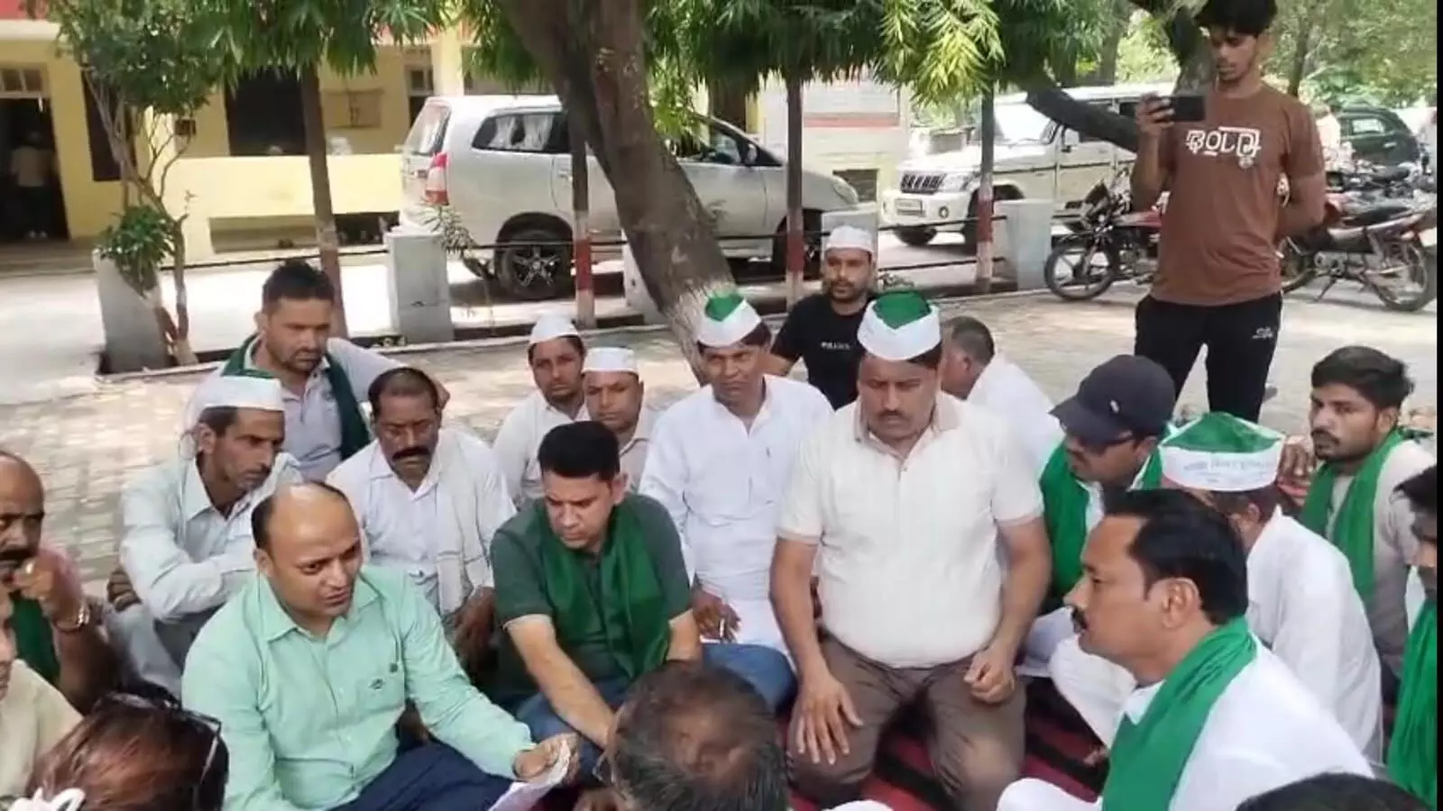 मांगे पुरी ना होने पर भारतीय किसान यूनियन (तोमर) ने दी बडे आंदोलन की चेतावनी मांगे पुरी ना होने पर भारतीय किसान यूनियन (तोमर) ने दी बडे आंदोलन की चेतावनी
