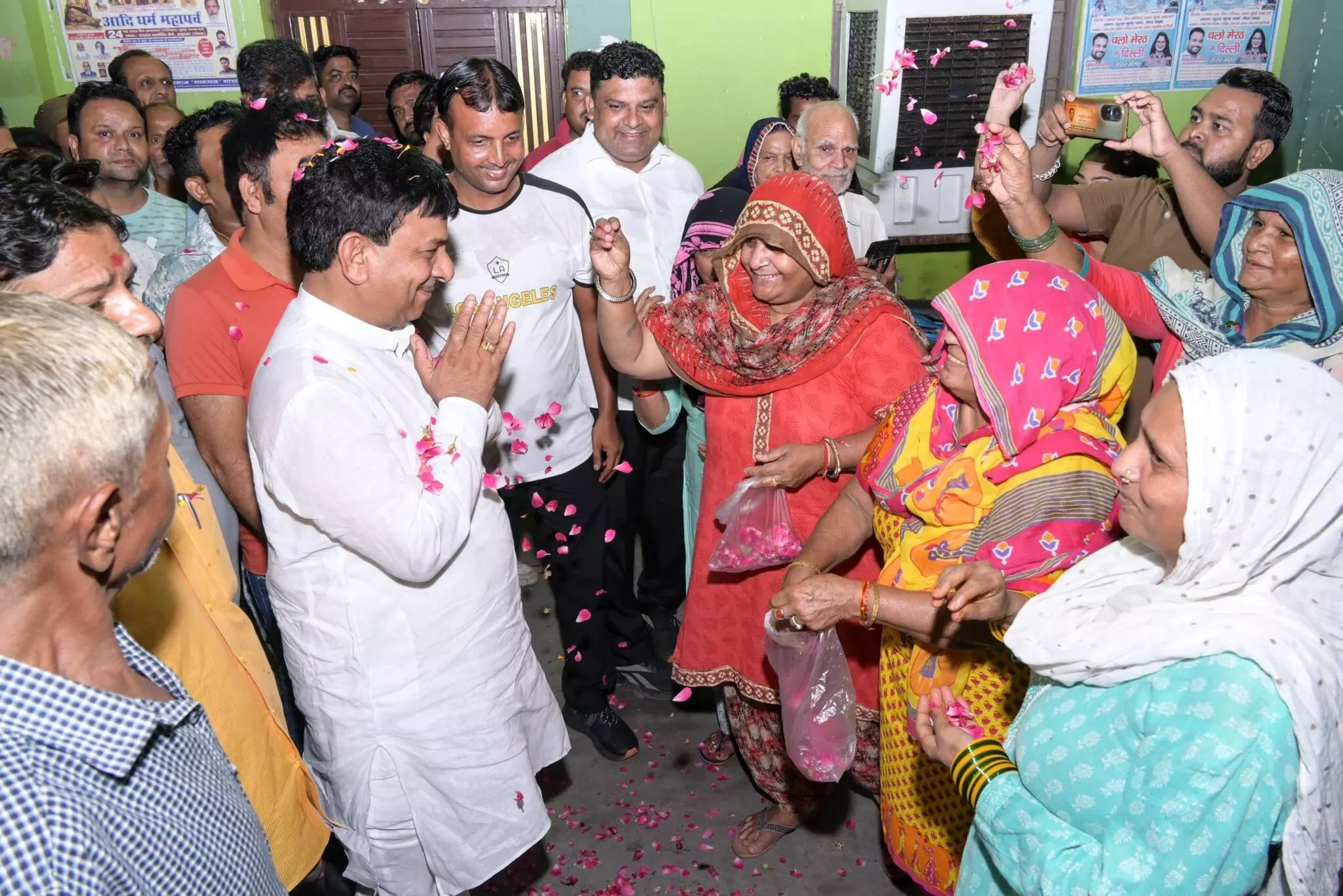 मंत्री कपिल देव अग्रवाल ने शहर में किया आरसीसी सड़क का लोकार्पण मंत्री कपिल देव अग्रवाल ने शहर में किया आरसीसी सड़क का लोकार्पण