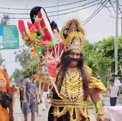 MUZAFFARNAGAR-महिलाओं के सम्मान की खातिर रावण ने उठाई शिव की कांवड़ MUZAFFARNAGAR-महिलाओं के सम्मान की खातिर रावण ने उठाई शिव की कांवड़