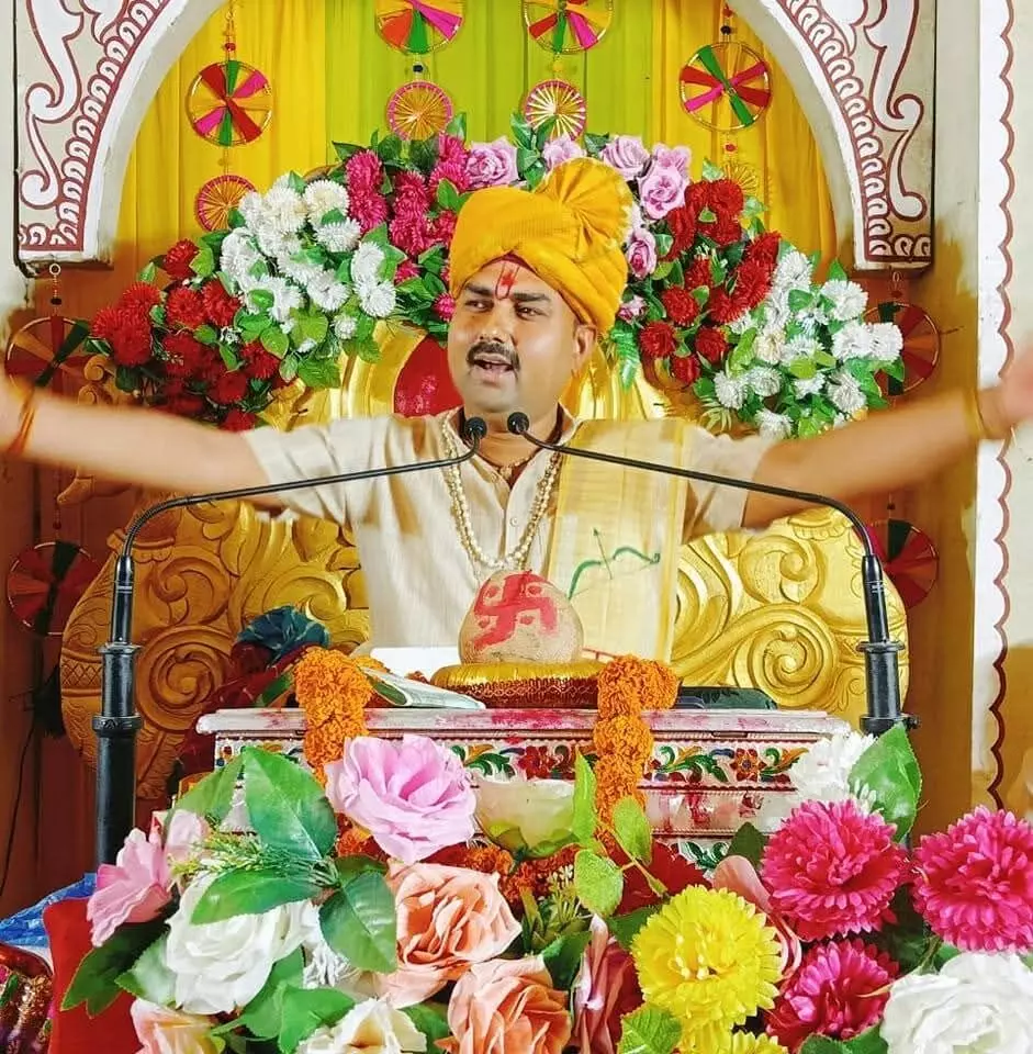 रामलीला टीला पर भव्य शोभा यात्रा के साथ श्री शिव महापुराण कथा का शुभारंभ