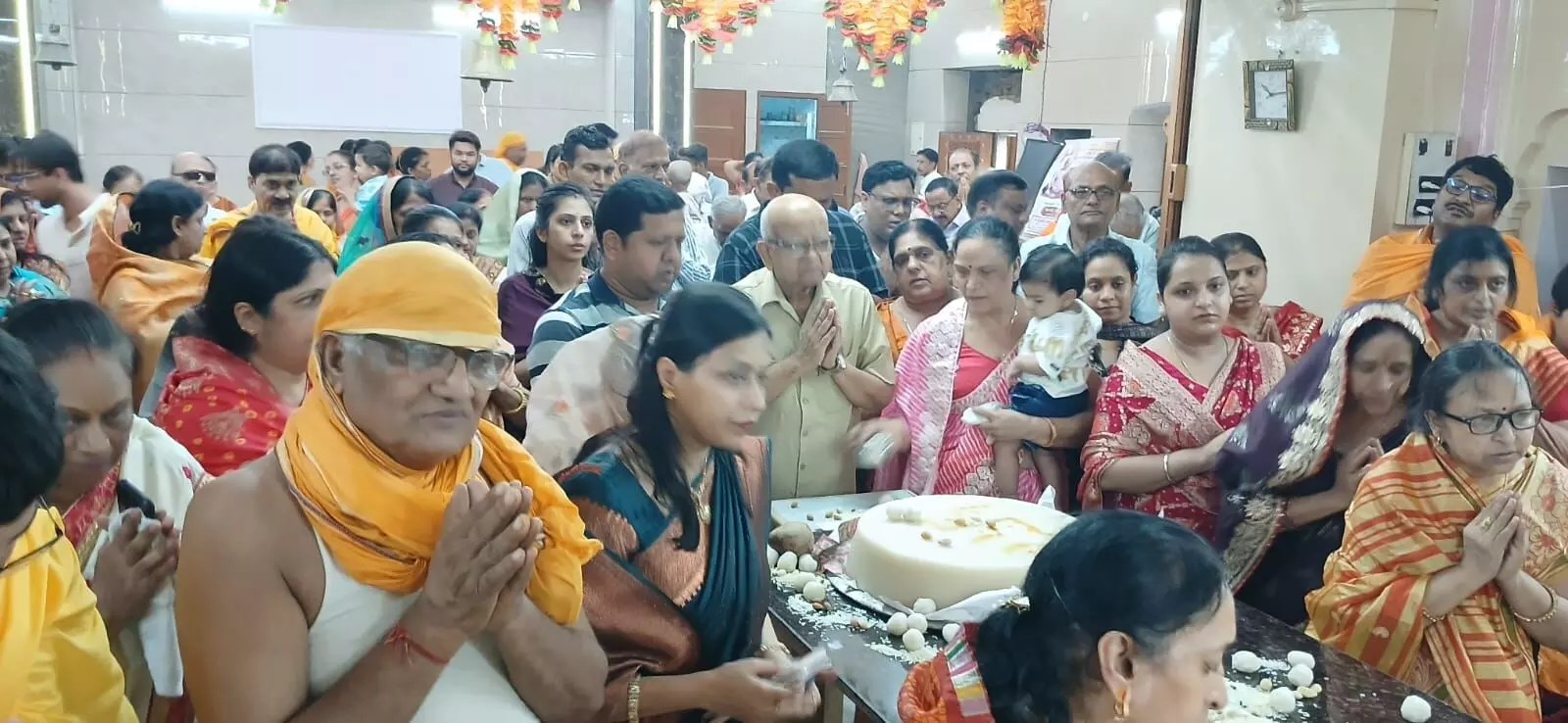 देवबन्द मे जैन समाज ने जैन धर्म के 23वें तीर्थकर श्री 1008 भगवान पार्श्वनाथ का निर्वाण महोत्सव धूमधाम व हर्षोल्लास से मनाया देवबन्द मे जैन समाज ने जैन धर्म के 23वें तीर्थकर श्री 1008 भगवान पार्श्वनाथ का निर्वाण महोत्सव धूमधाम व हर्षोल्लास से मनाया