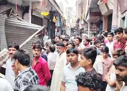 शाहपुर मेन बाजार में आधी रात धमाका, तीन दुकानें जमींदोज शाहपुर मेन बाजार में आधी रात धमाका, तीन दुकानें जमींदोज