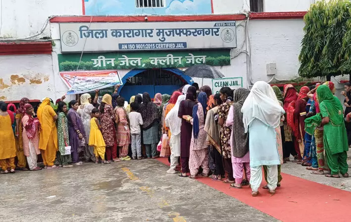 MUZAFFARNAGAR-जेल में ही मना बंदी आठ भाई-बहनों का रक्षाबंधन